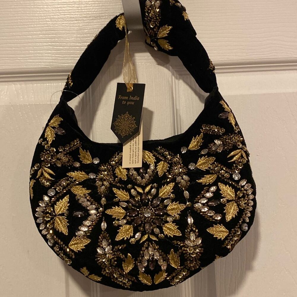 BNWT MADE IN INDIA Viral Velvet Sequin Beaded Hand Bag